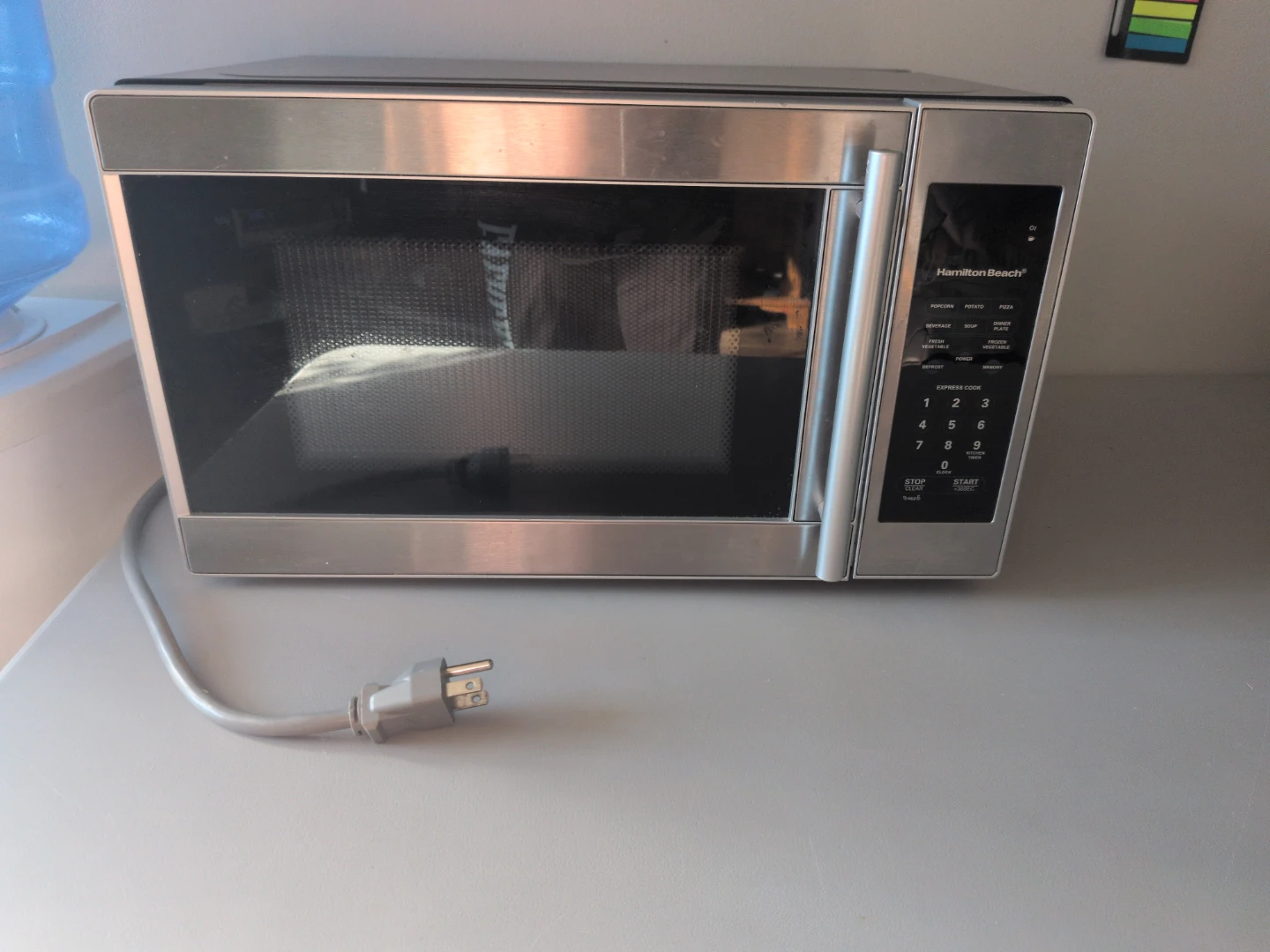 Hamilton Beach Microwave Oven - photo 2
