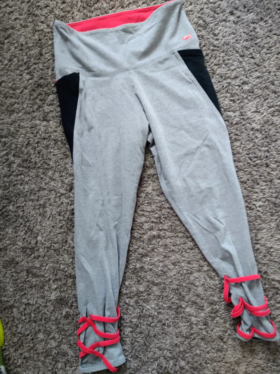 VICTORIA SECRET MEDIUM GRAY AND HOT PINK LEGGINGS - photo 5