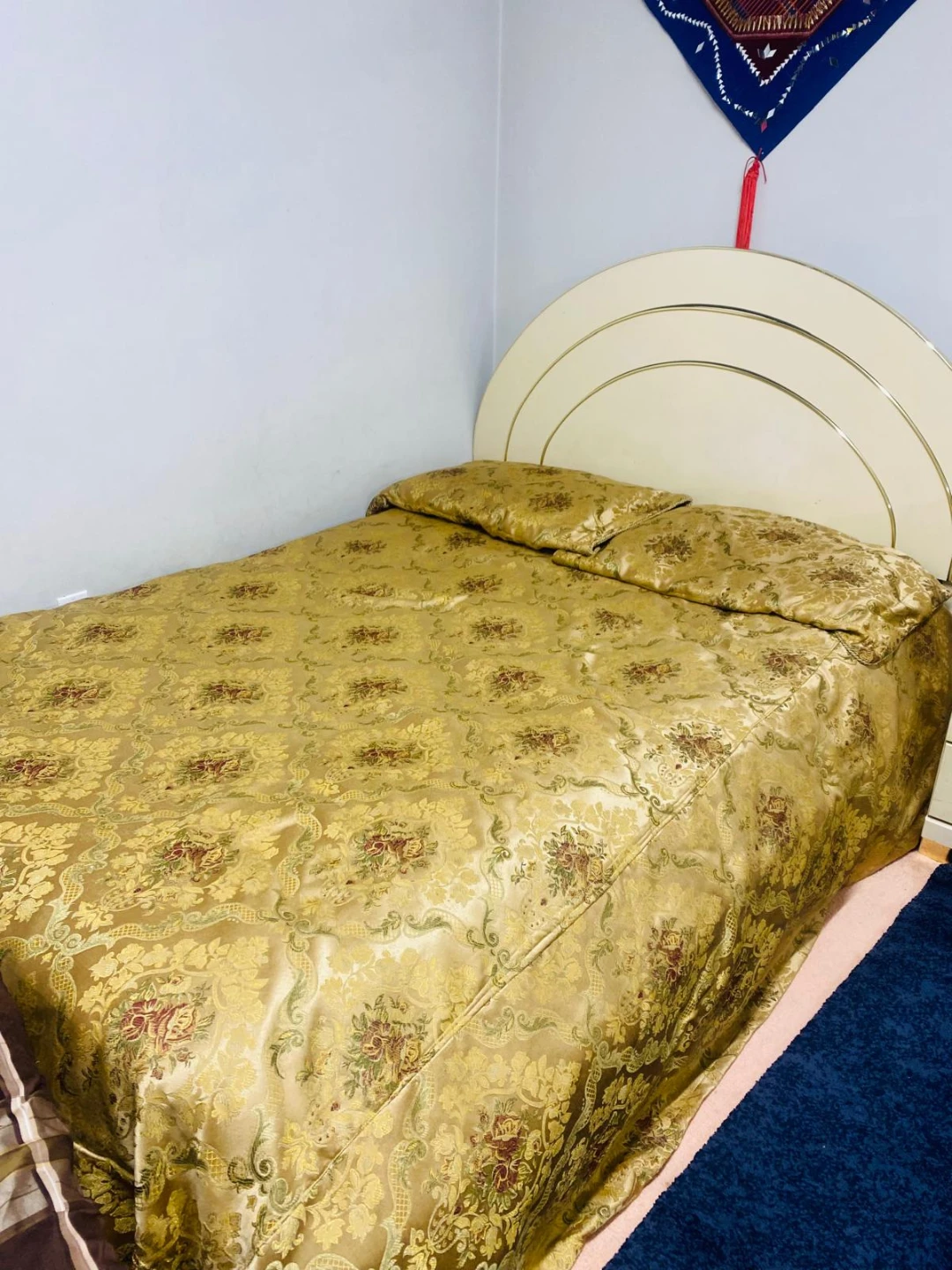 Bedroom set/ Bed and dresser - photo 3