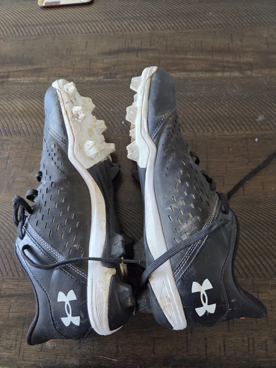 Under Armour Cleats- Men's 10.5 - photo 2