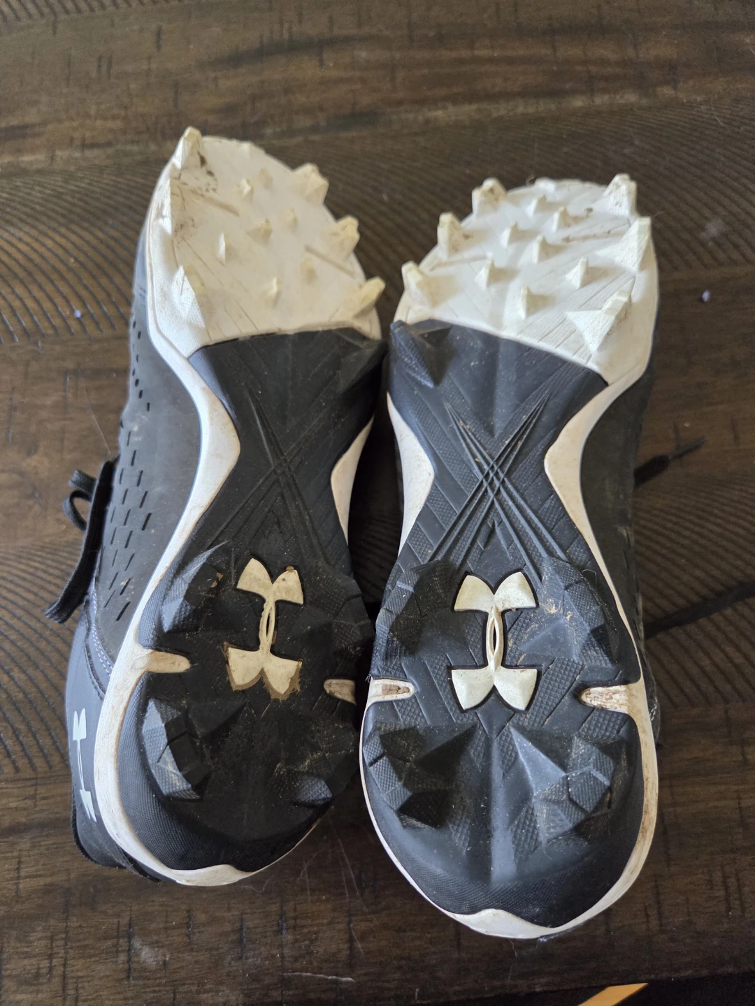 Under Armour Cleats- Men's 10.5 - photo 3