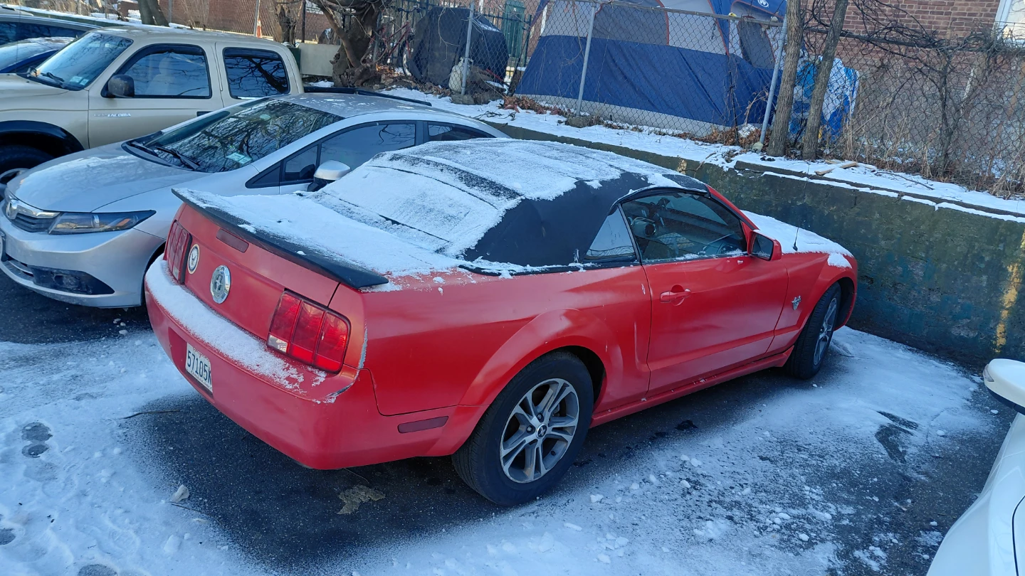 Vendo mustang deluxe comvertible  2009