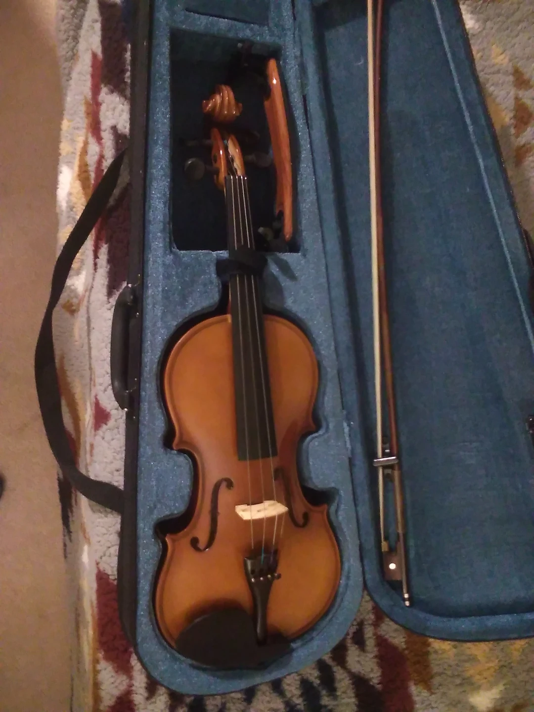 full size 4/4 Violin with Case and bow