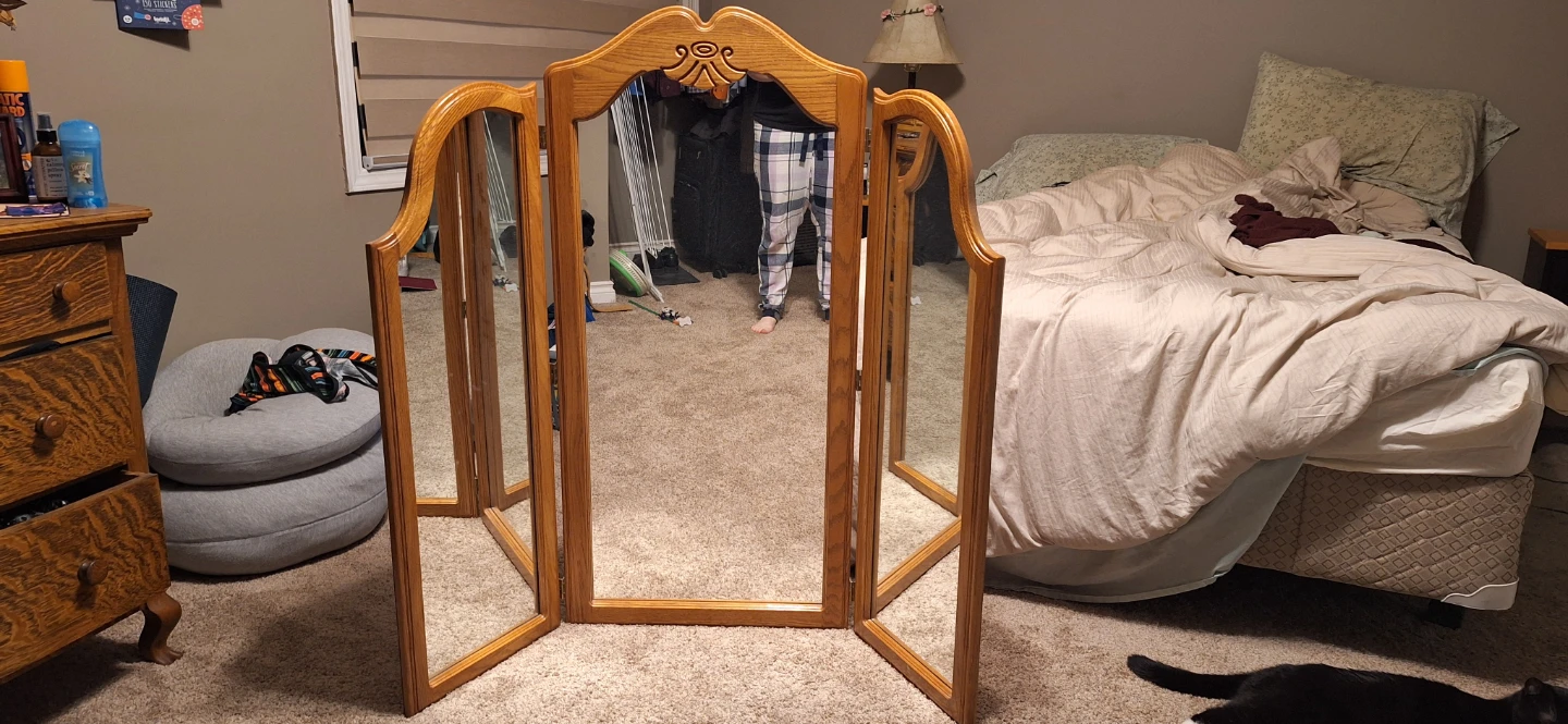 Vintage Wooden Tri-Fold Vanity Mirror - photo 2