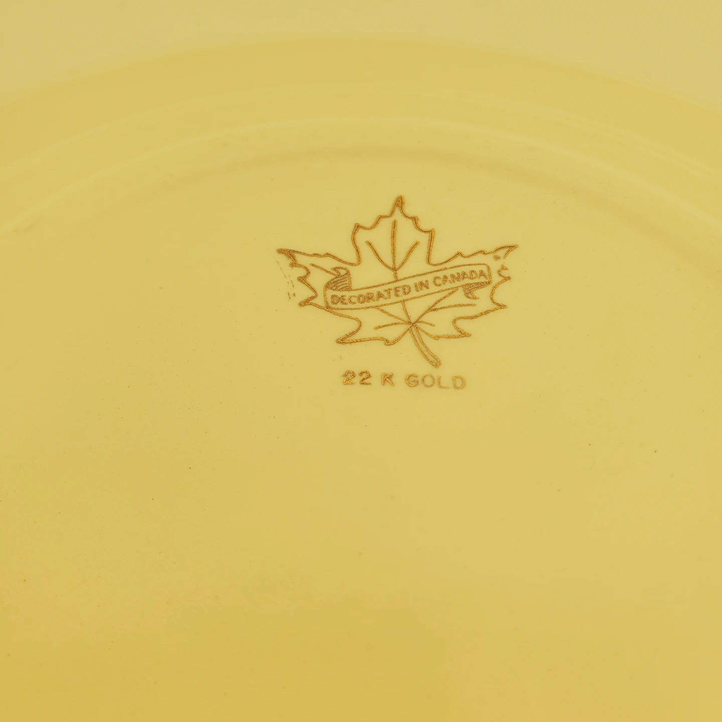Canadian Maple Leaf Decorative Plate with 22K Gold Trim🏆 - photo 4
