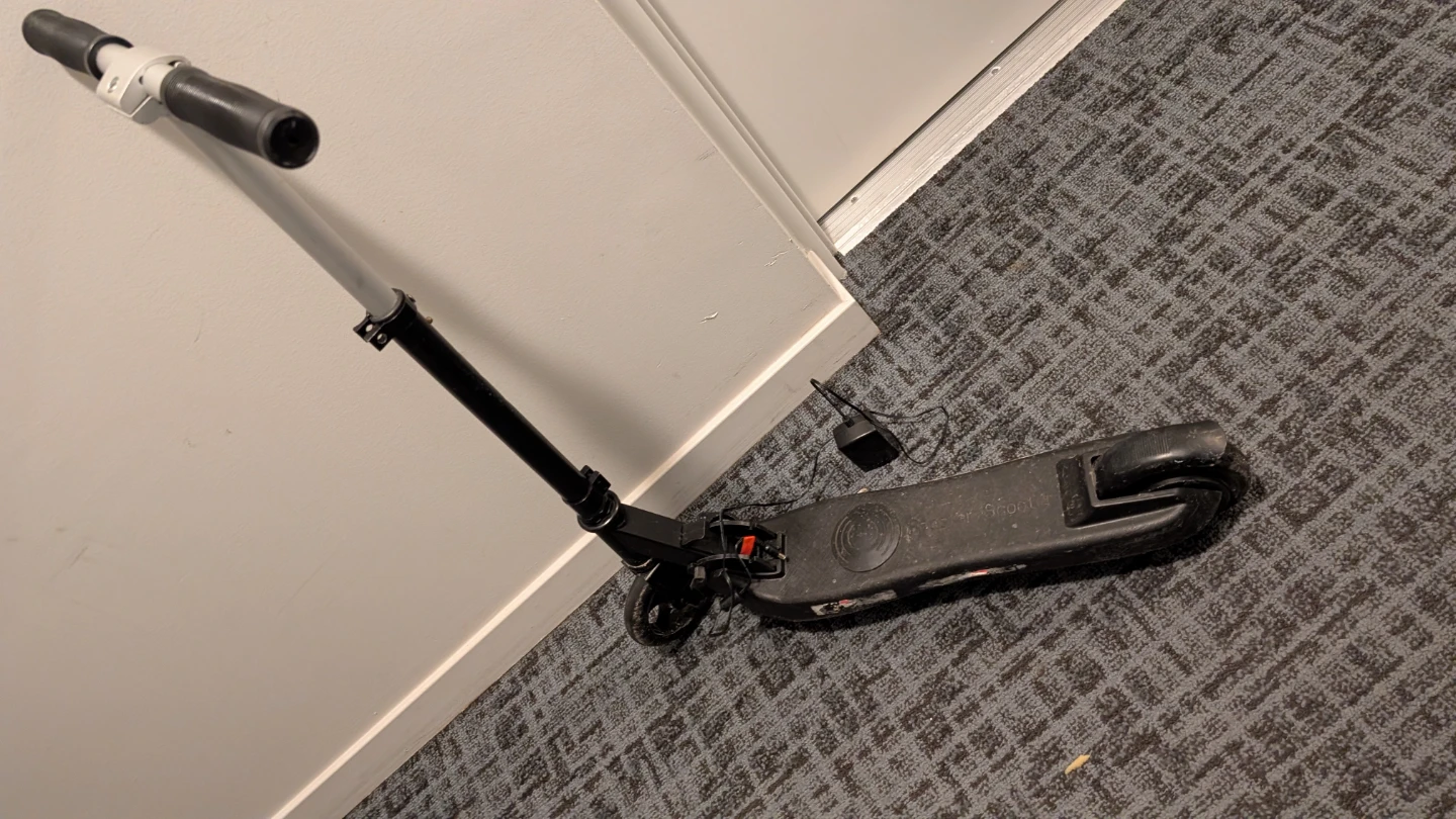 scooter with charger 🧡 - photo 2