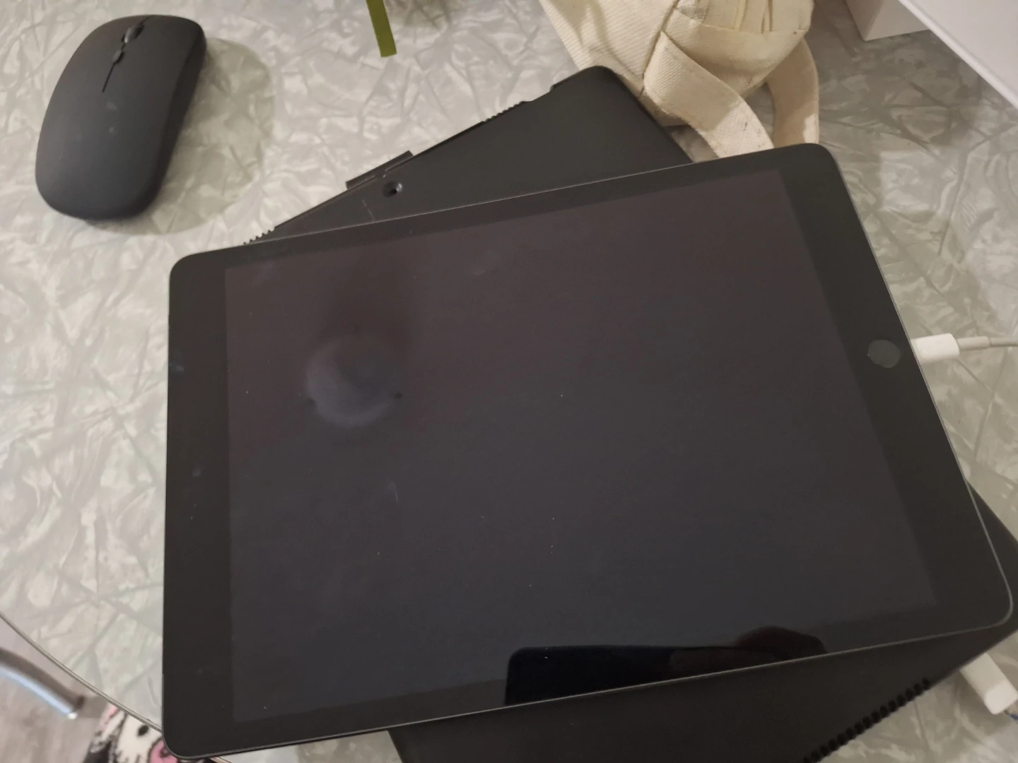 Apple iPad with Keyboard Case and Mouse - photo 3