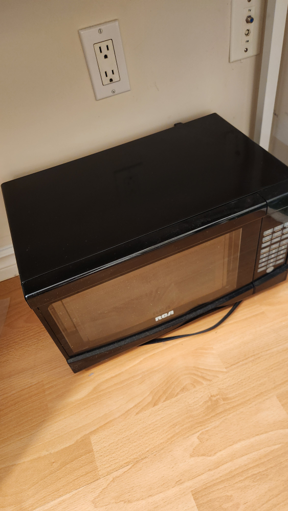 RCA Black Microwave