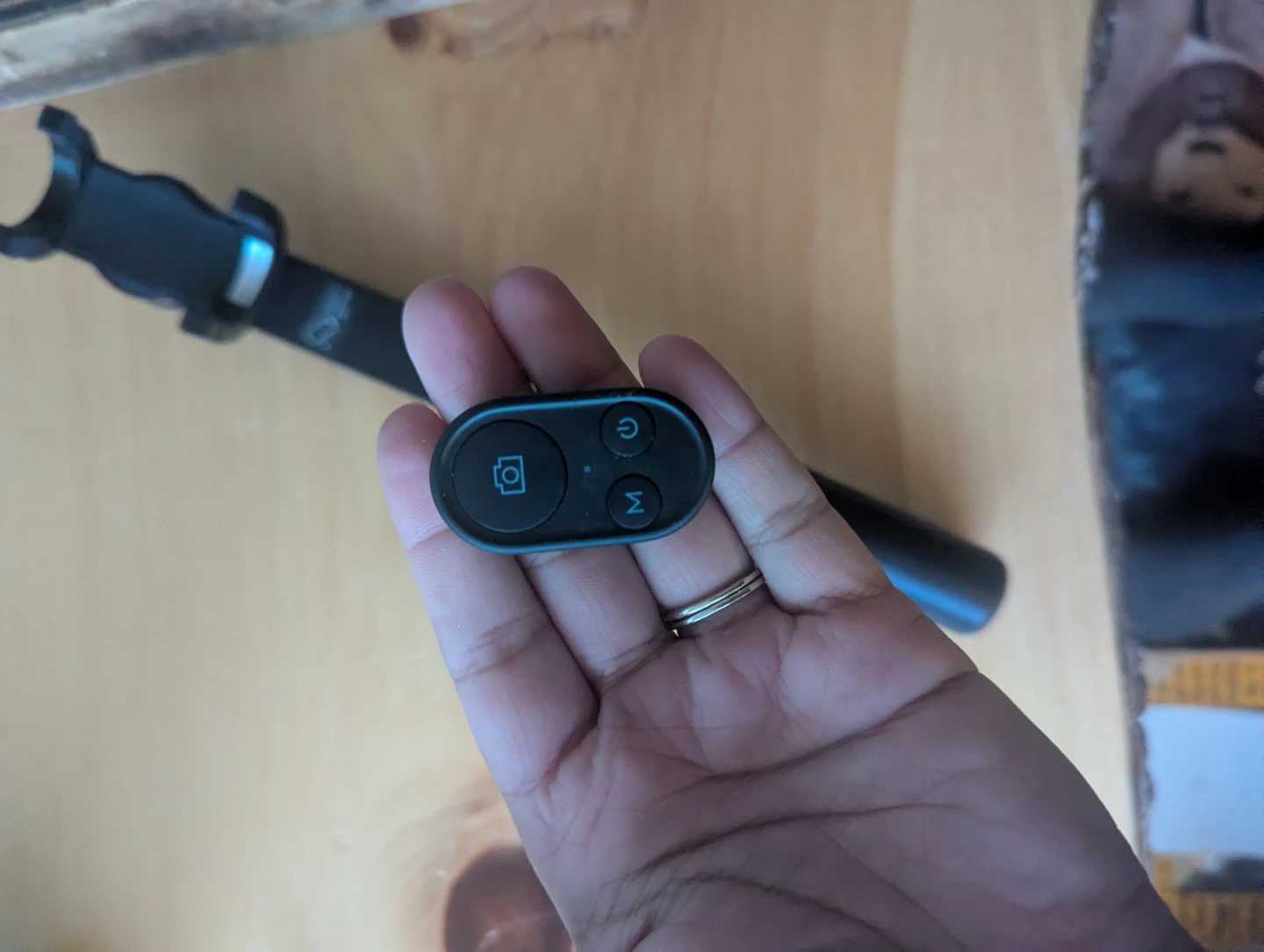 Gimbal Selfie Stick with Remote - photo 3