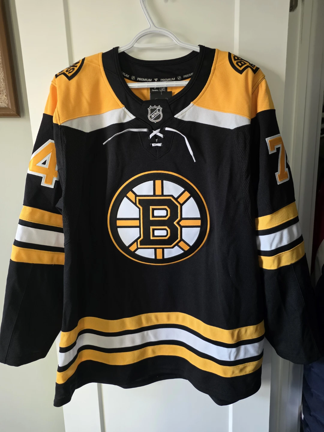 XL Boston Bruins DeBrusk #74 Hockey Premium Jersey w/ tags