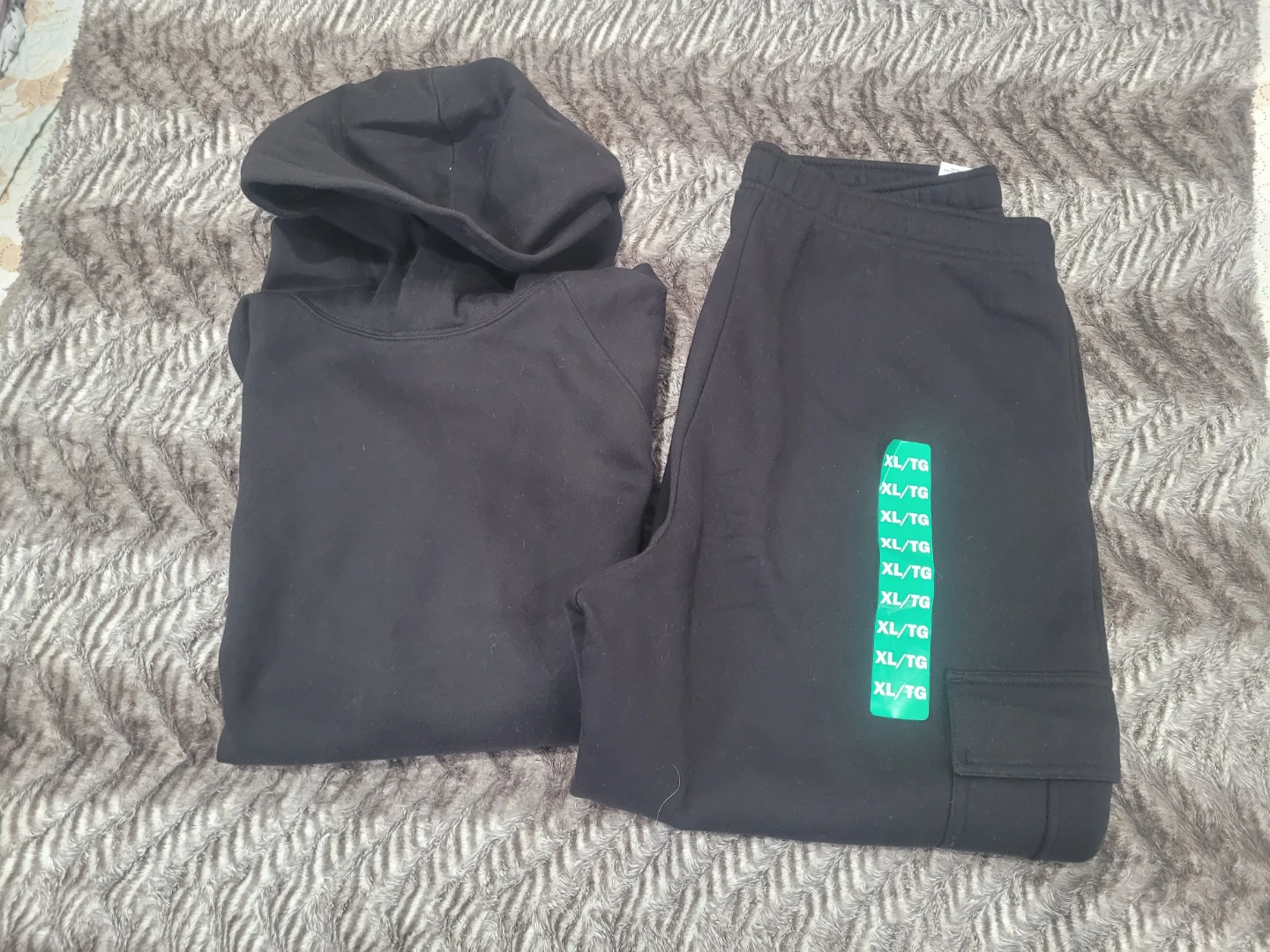 Black Hoodie and Jogger Set - XL