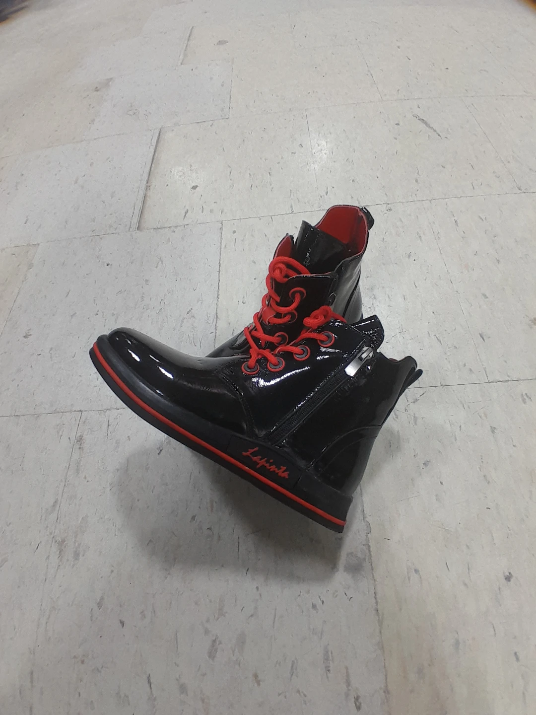 La Pinta Original   Boots with Red Accents size 6.5