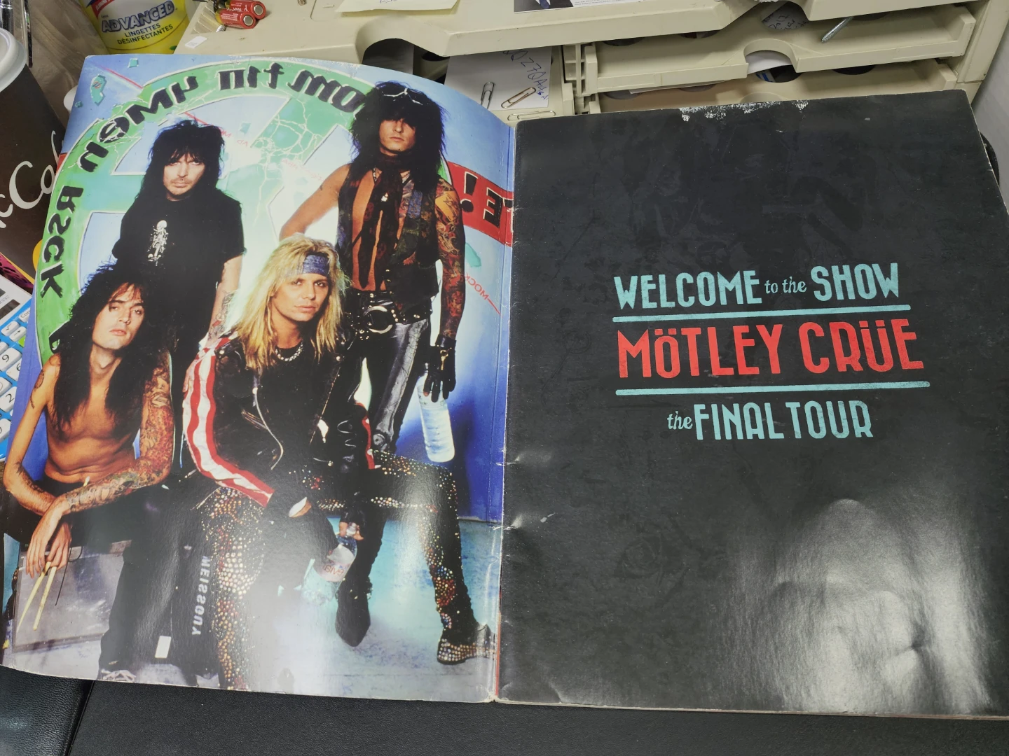 Mötley Crüe The Final Tour Program Book - photo 2