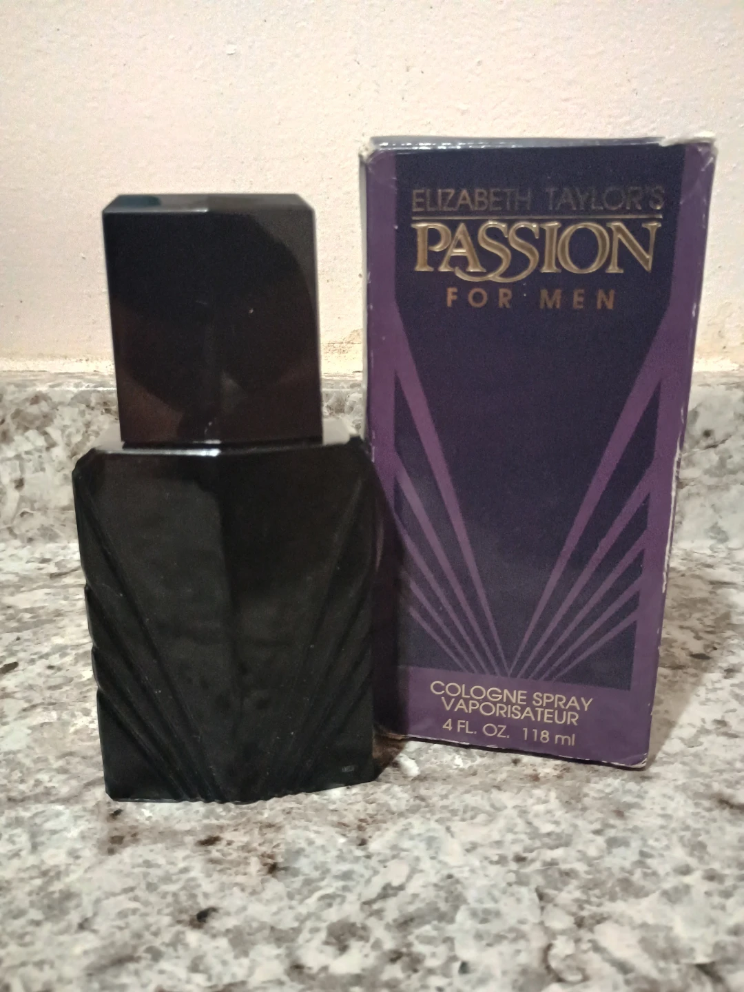 Elizabeth Taylor's Passion for Men cologne 4 FL. OZ. (118 ml)