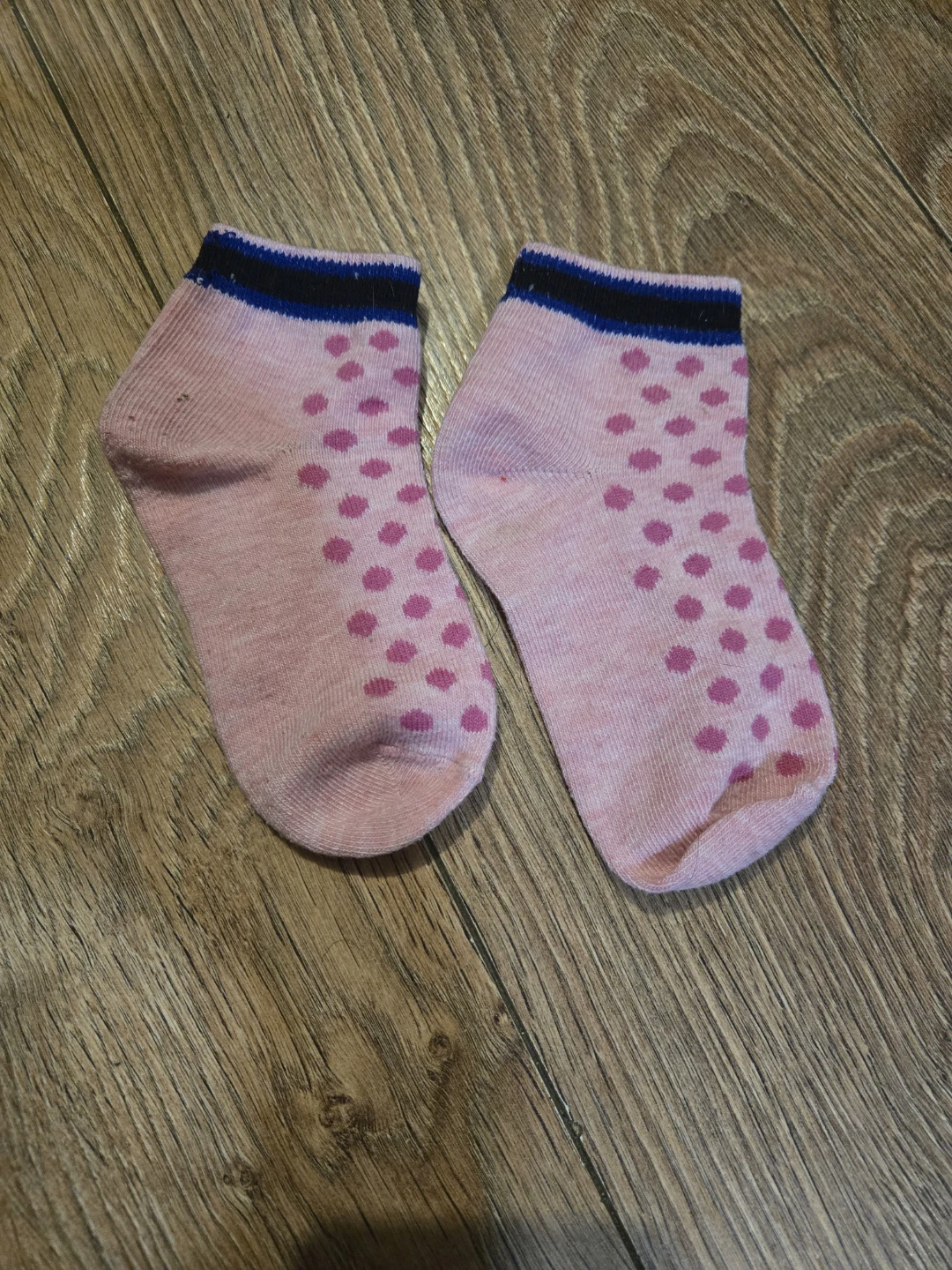 Pink polka dot ankle socks