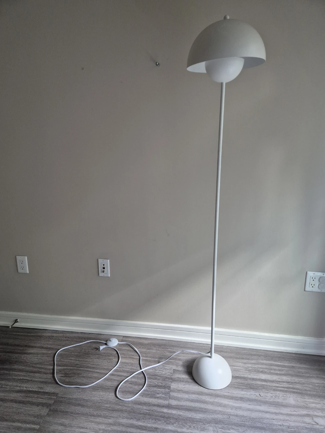 White Arc Floor Lamp 🥕 - photo 2