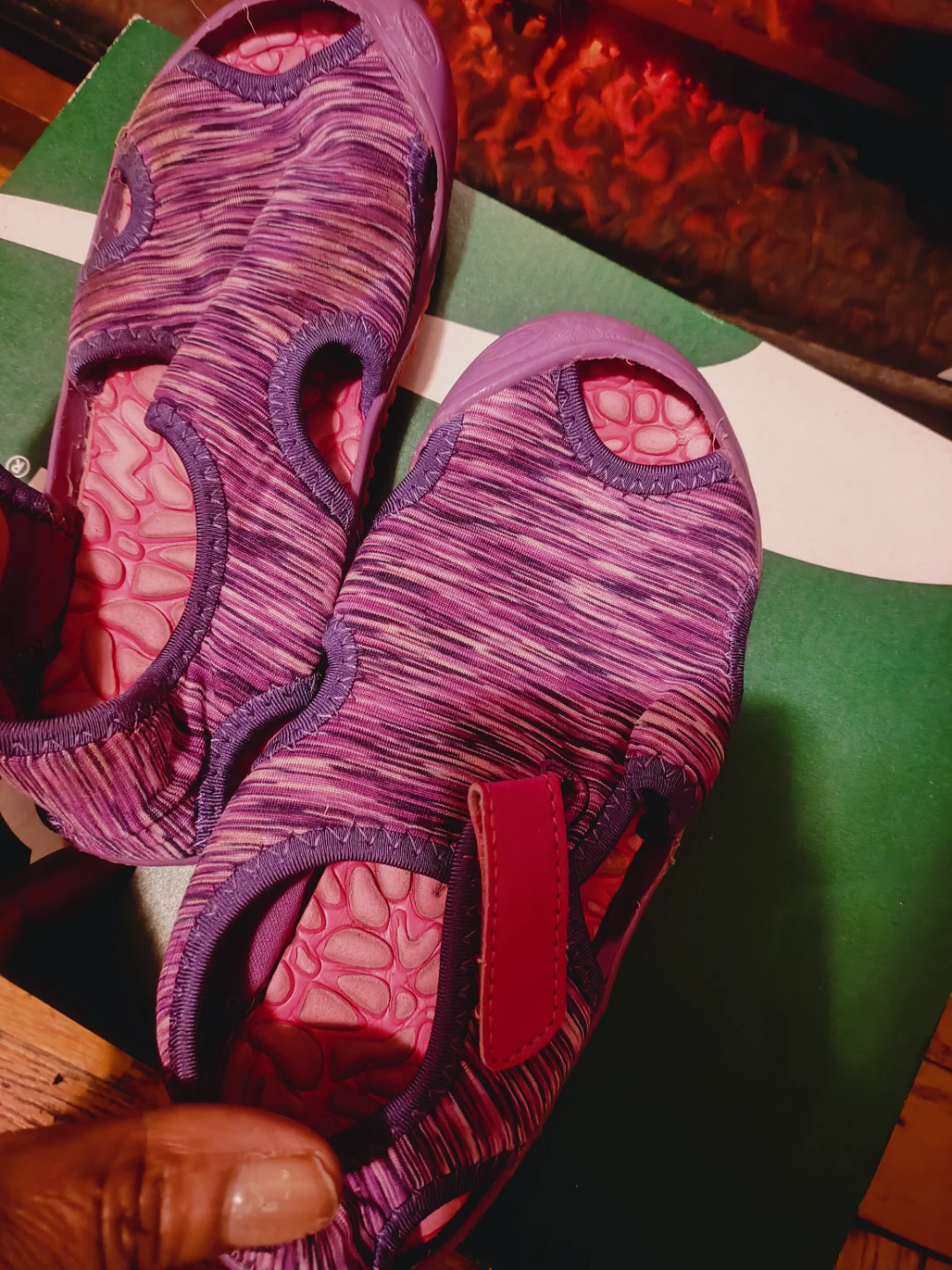 Kids Purple & Pink Water Shoes Sandals Size 31 or 13/13.5 - photo 2