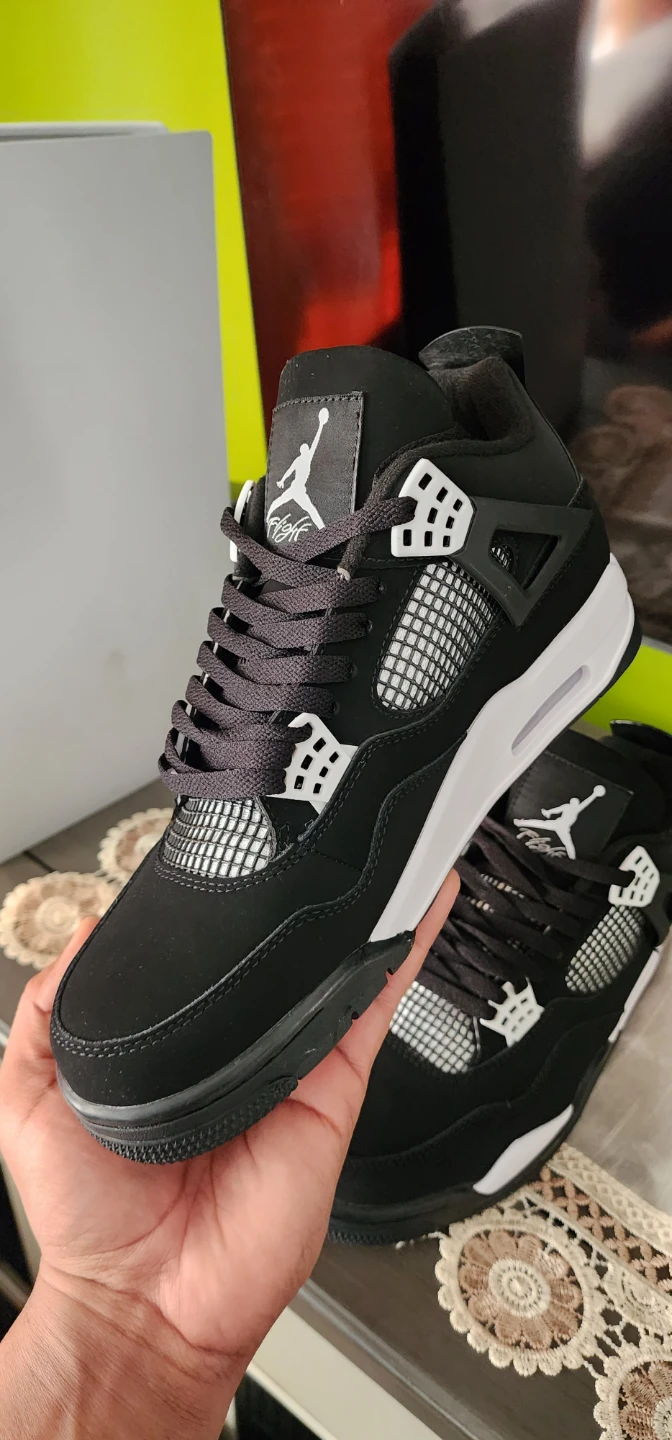 Air Jordan 4 - photo 2
