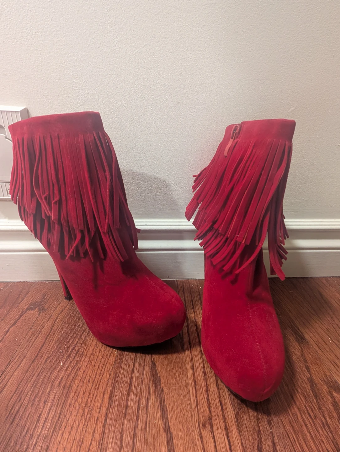 Delicacy Women's Red Fringed Ankle Boots Size 8.5
