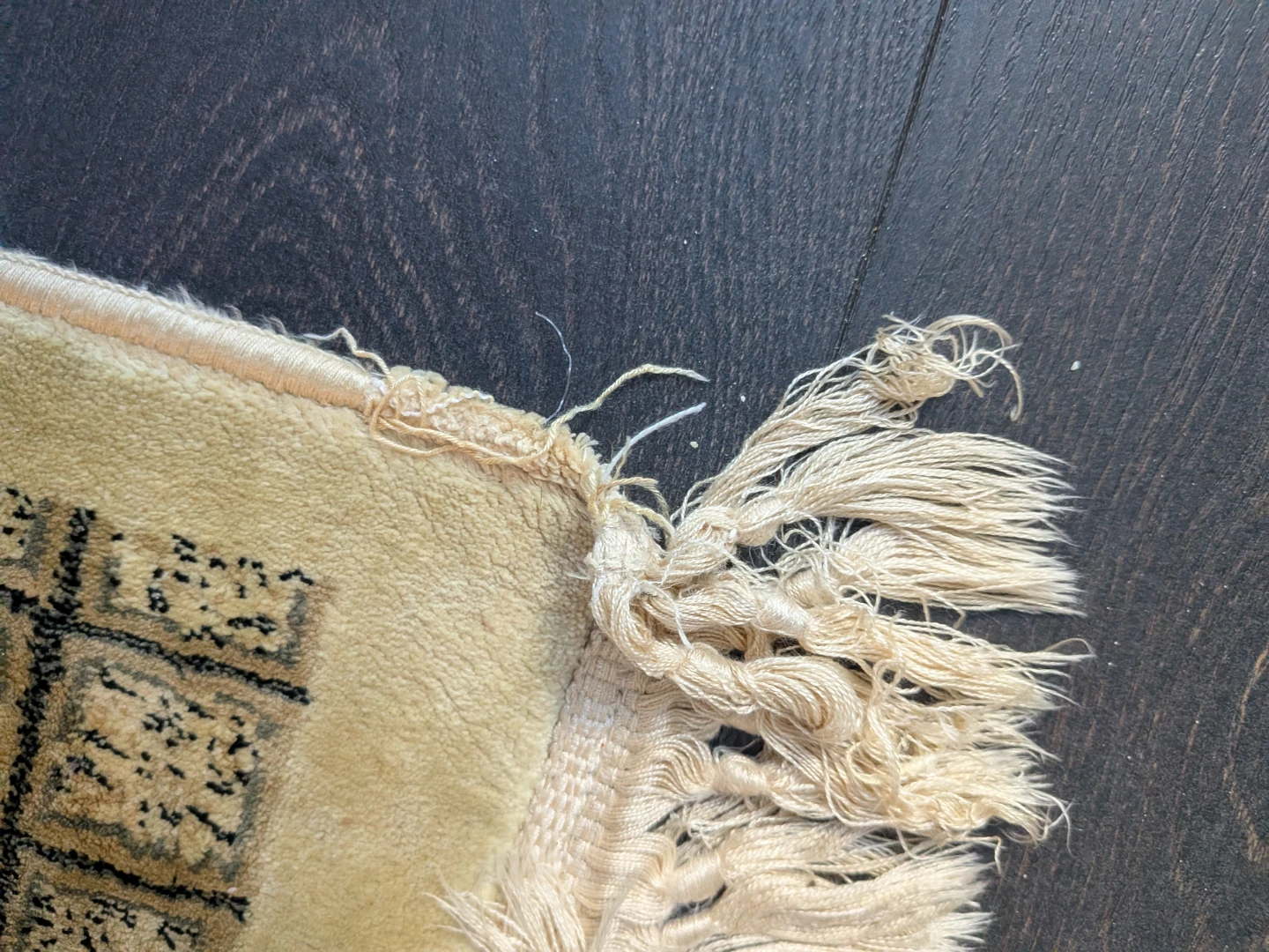 Area Rug with Geometric Pattern - photo 2