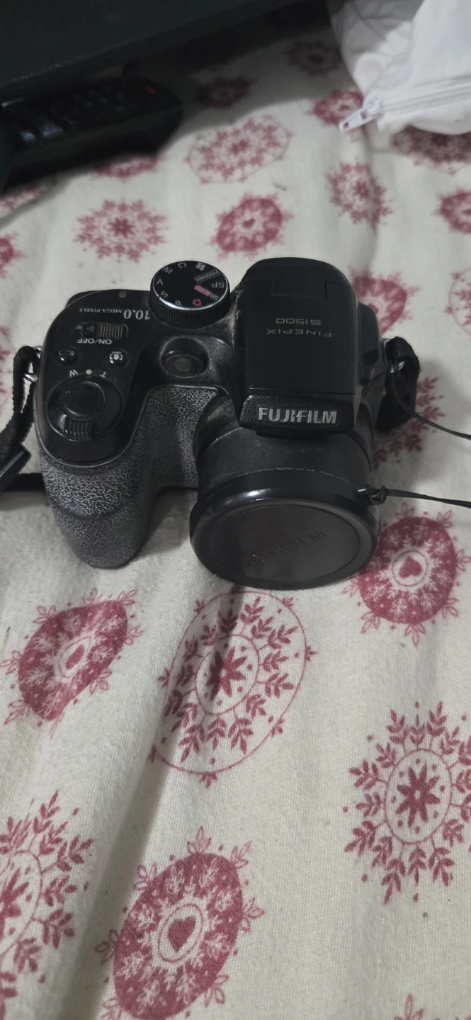 Fujifilm FinePix S1500 Digital Camera