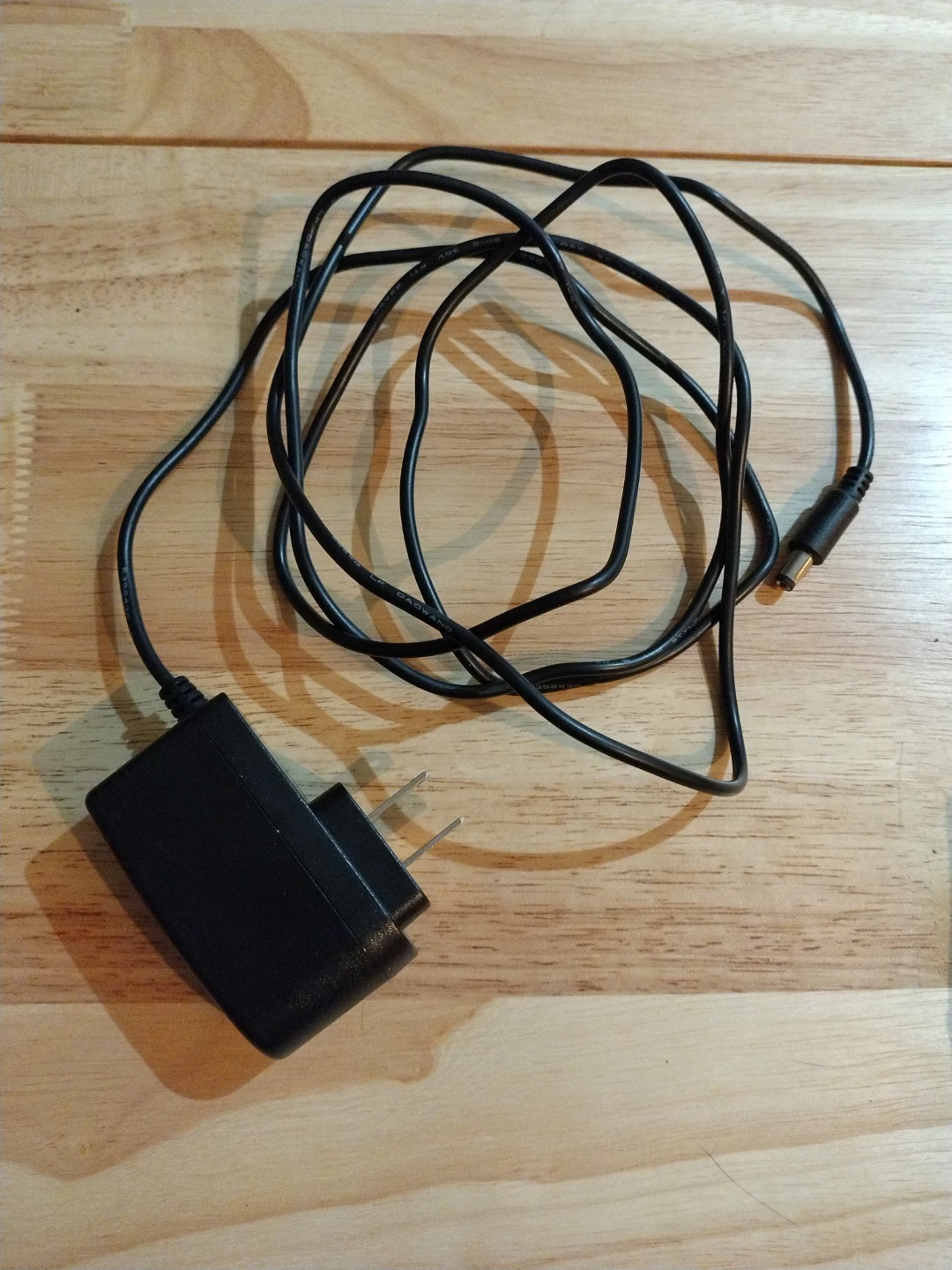 D'Addario AC Adaptor 9.0V 0.8A - photo 3