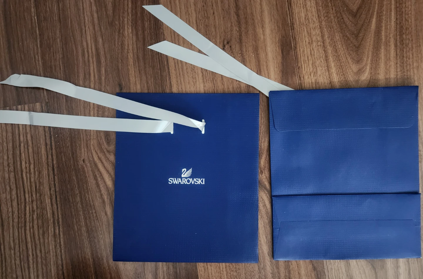 Swarovski Gift Bags with Ribbons– 11 pcs (2 sizes) - photo 2