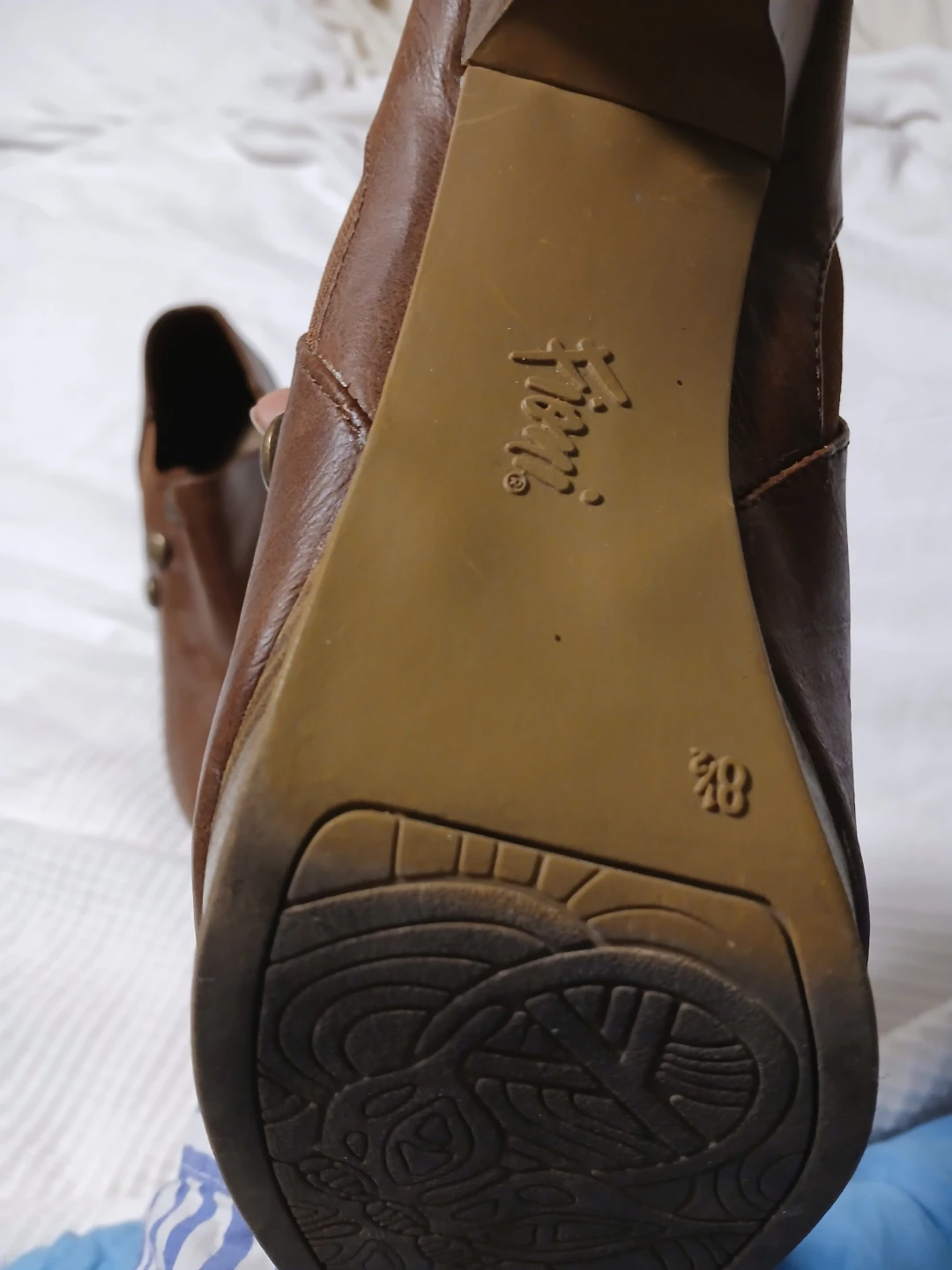 🏆Brown Ankle Boots with Buttons - Size 8.5 - photo 4