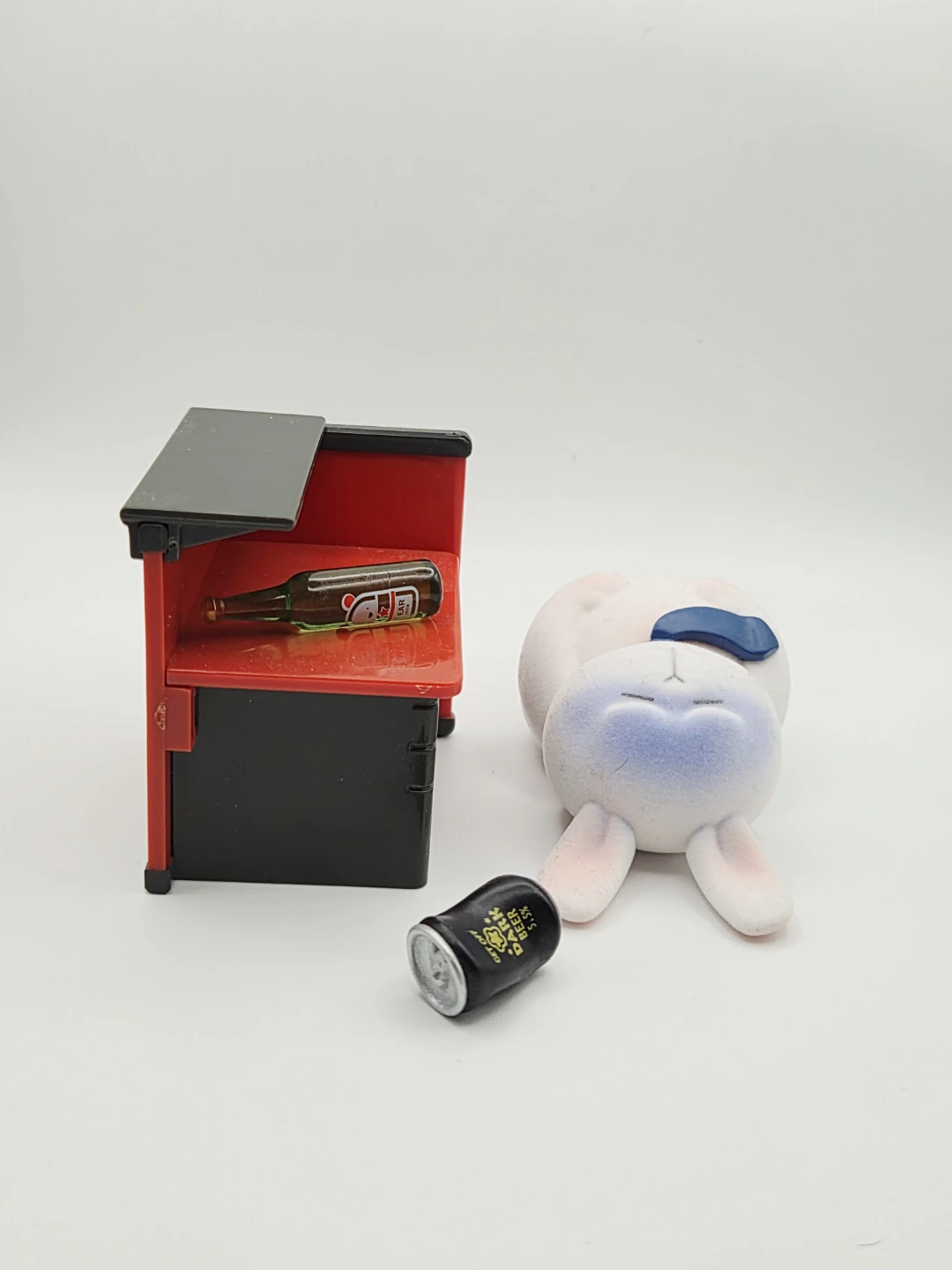 🏆Bunny Figure with Mini Bar and Drinks - photo 2