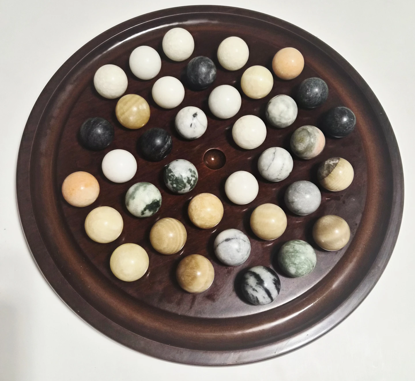 😍 Solitaire Game Board with Marble Marbles