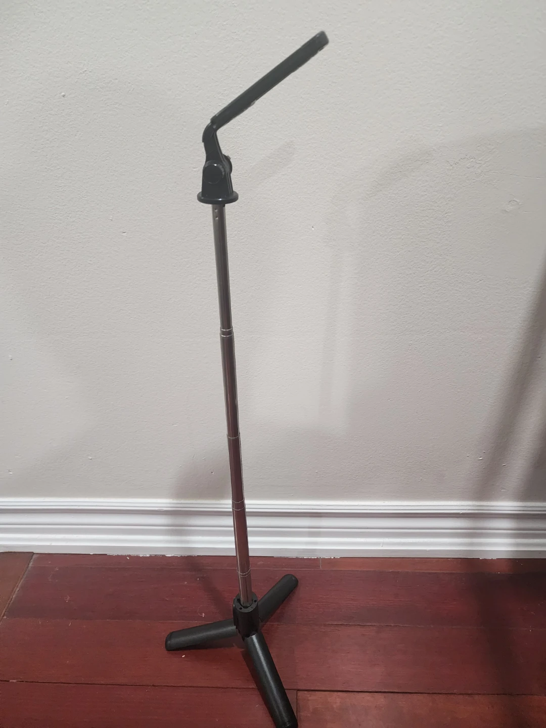 SelfieShow Selfie Stick and Tripod