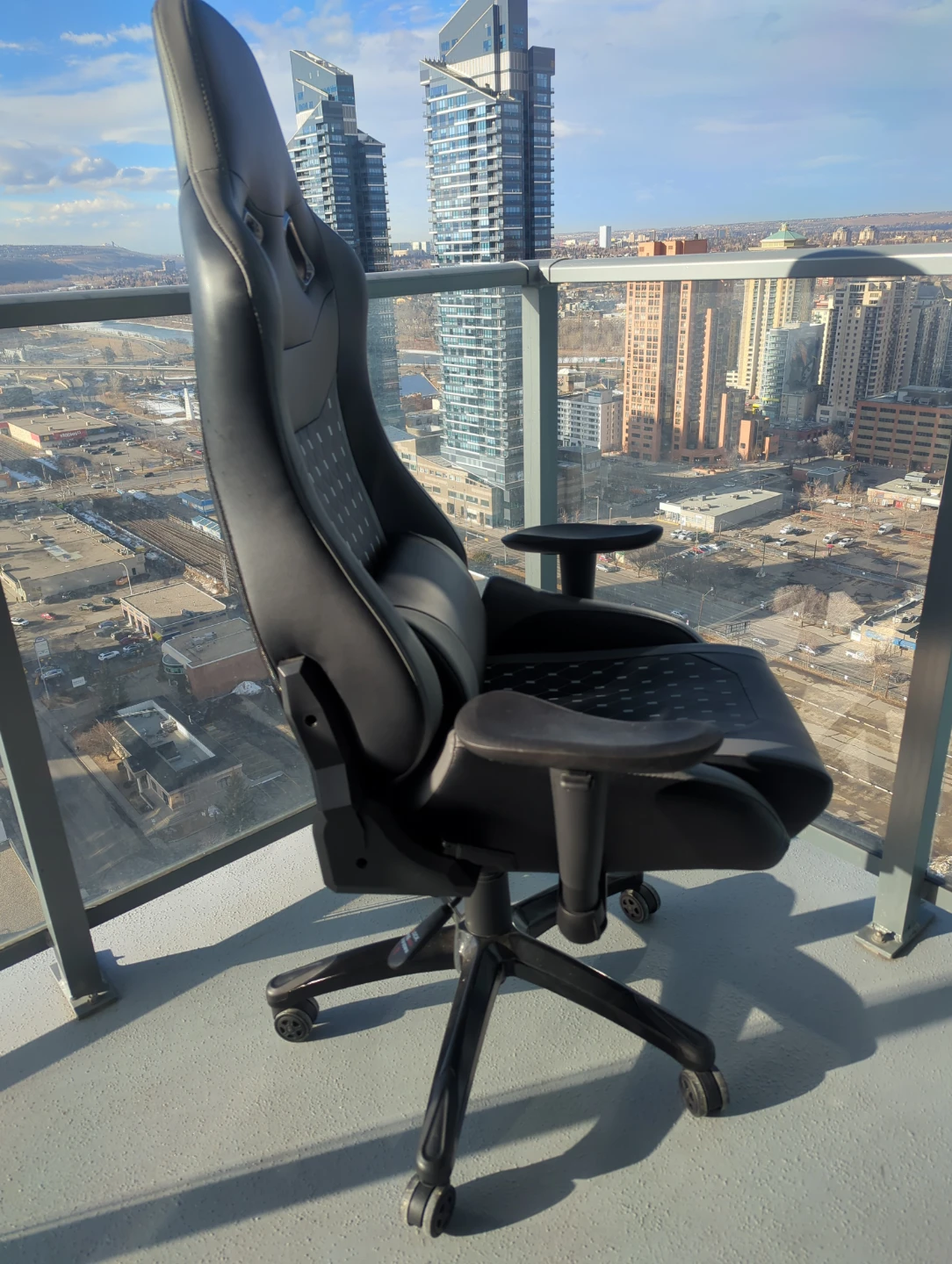 Black Gaming Chair - photo 2