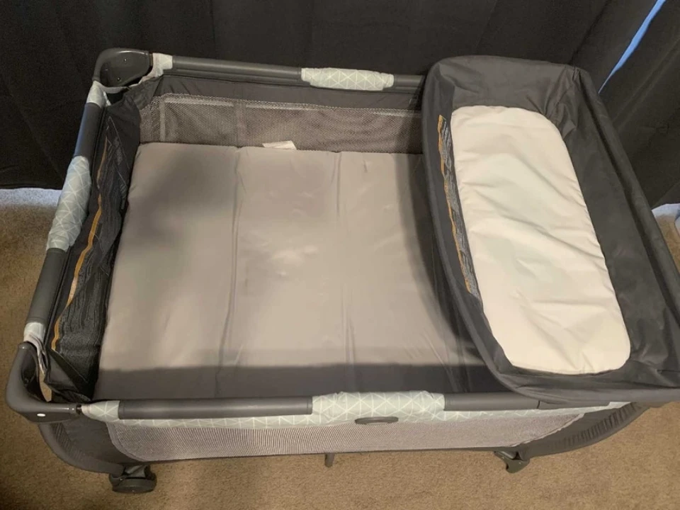Graco Pack n Play with attachments - photo 2