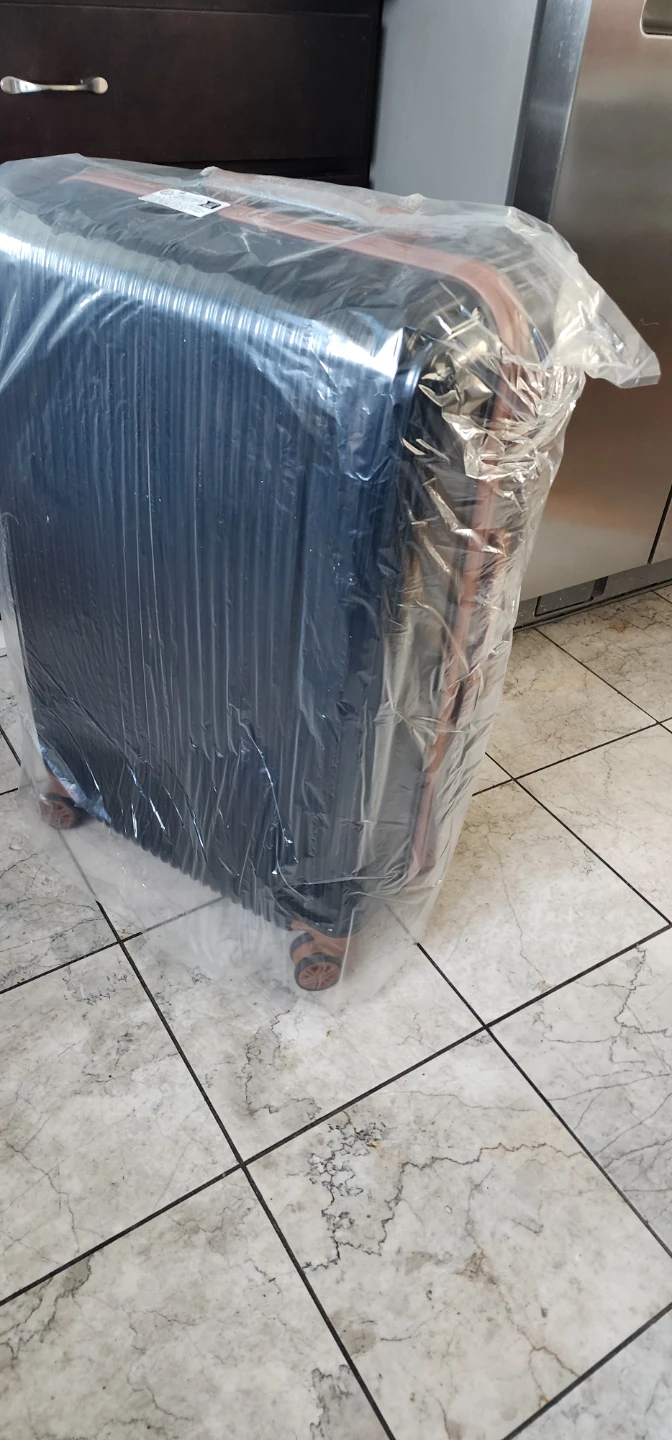 NEW Black Hardside Spinner Luggage Set with Brown Accents - photo 4