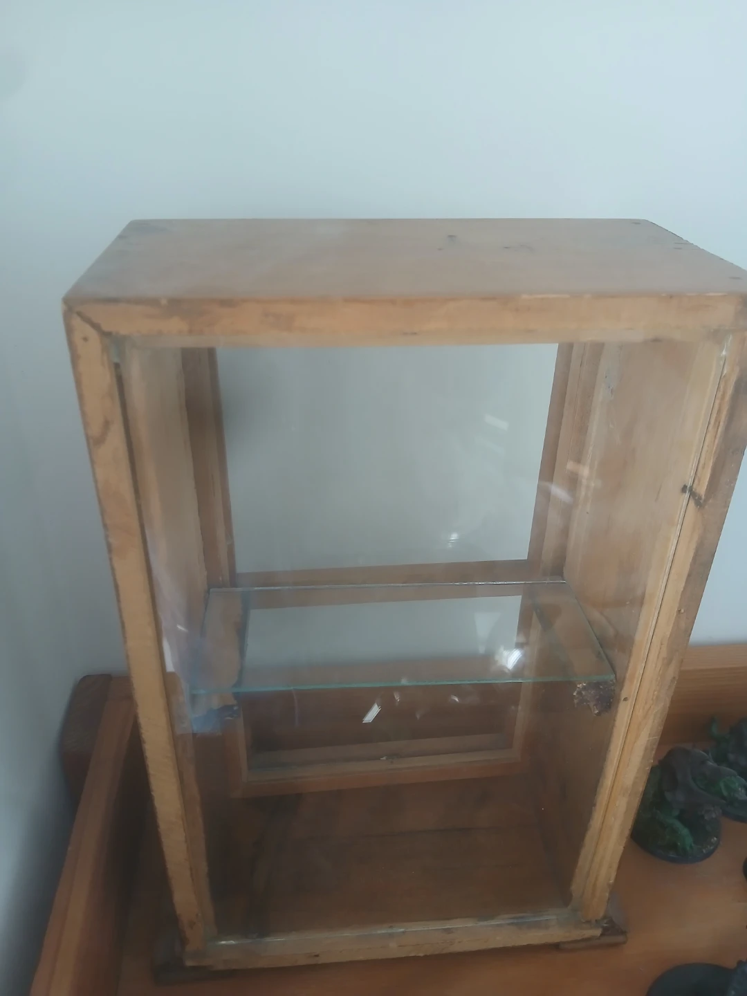 Free vintage display case