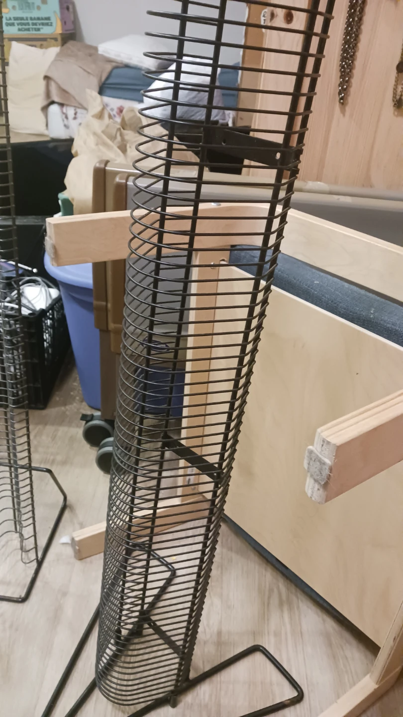 Black metal media rack - photo 2