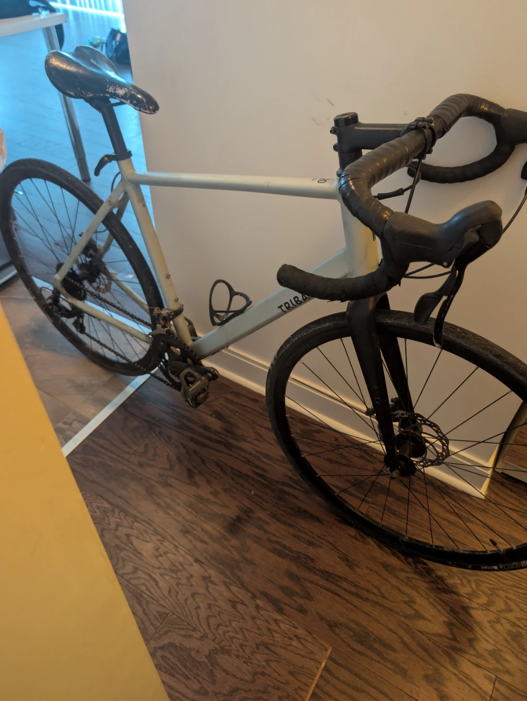 Triban Road Bike with Disc Brakes 🚴🏾‍♂️💨 - photo 2