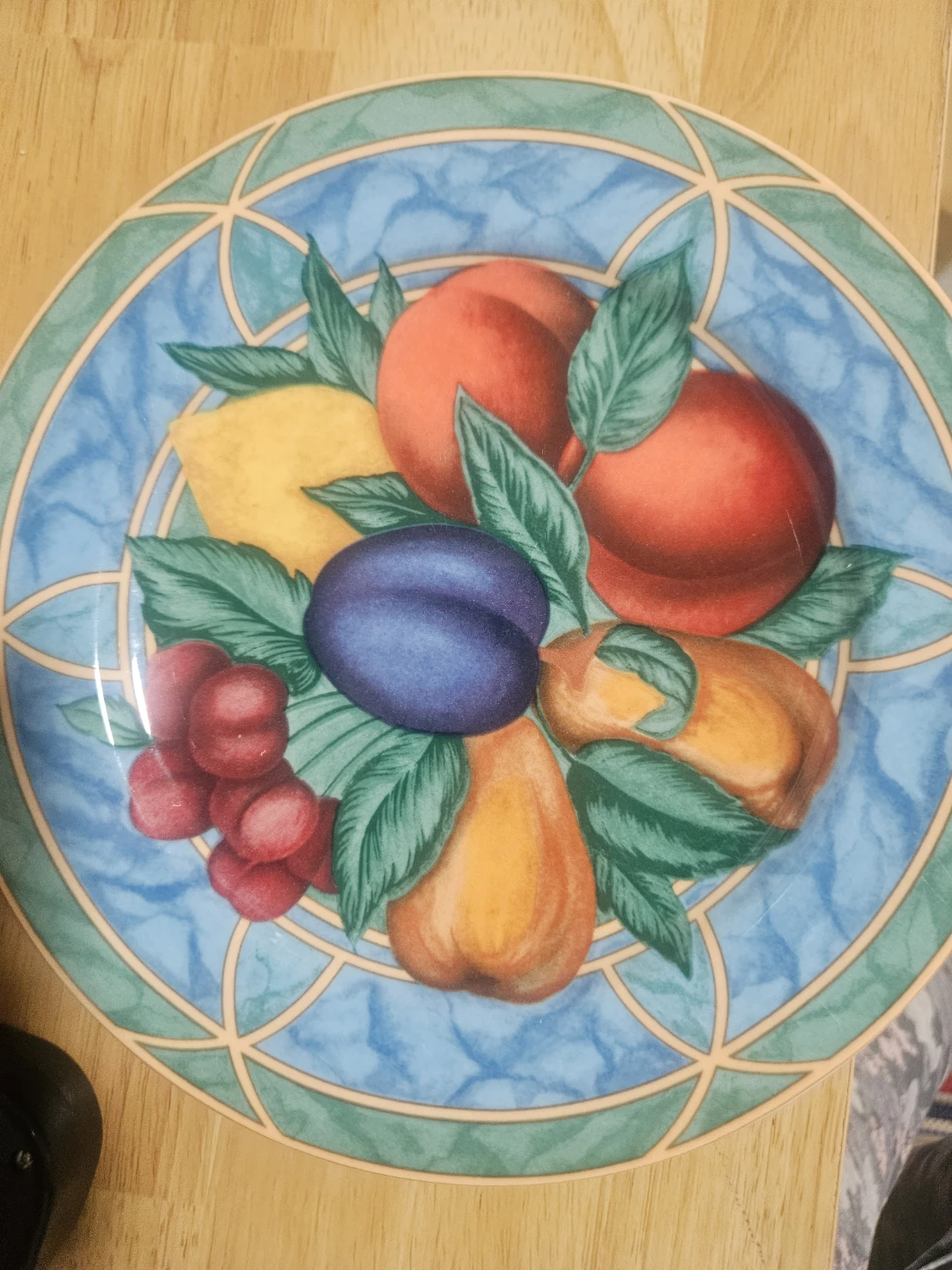 Victoria Beale Forbidden Fruit 9024 Fine Porcelain 4-Plates - photo 3