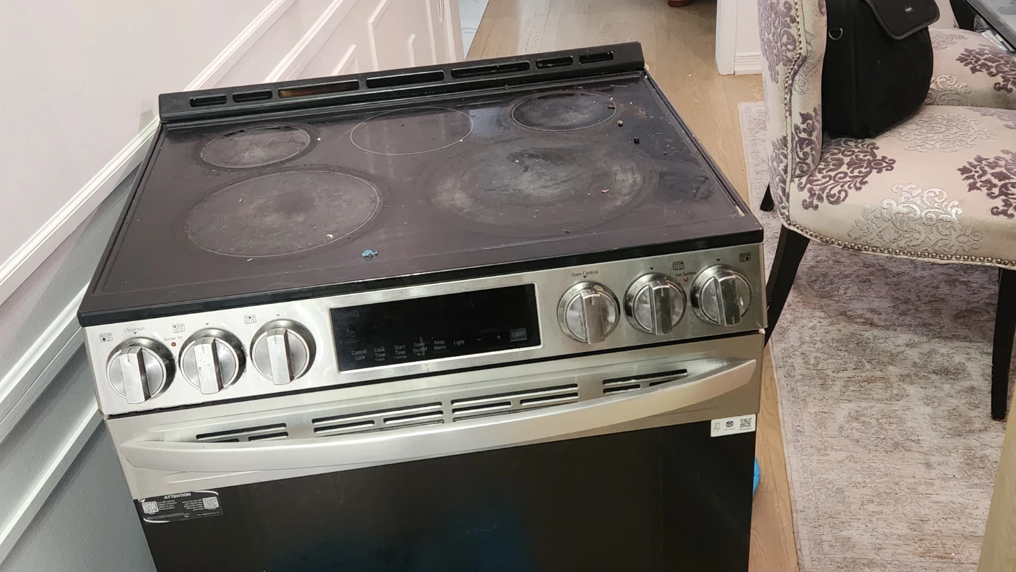 LG Electric Stove with Oven 12 months old. Needs fixing