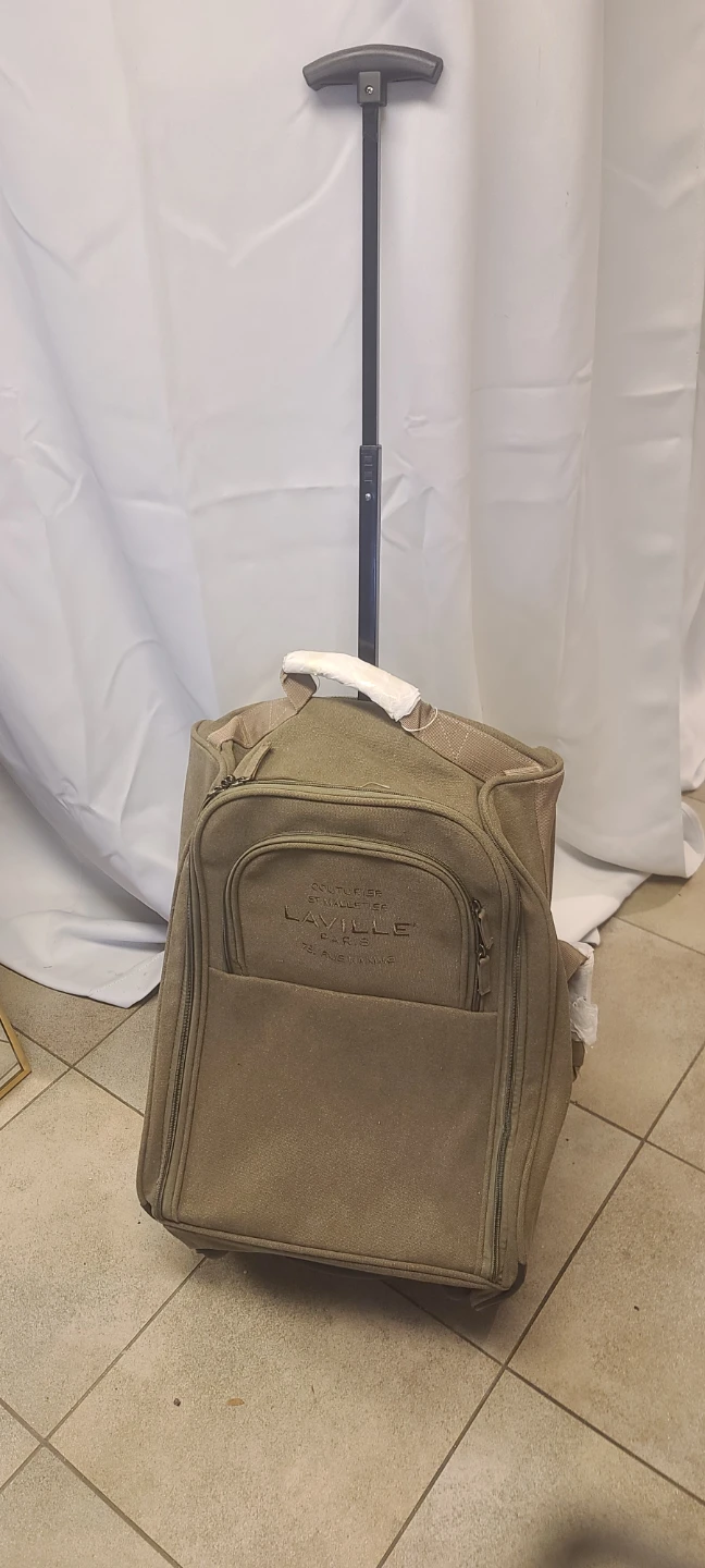 LaVille Rolling Travel Bag - photo 4
