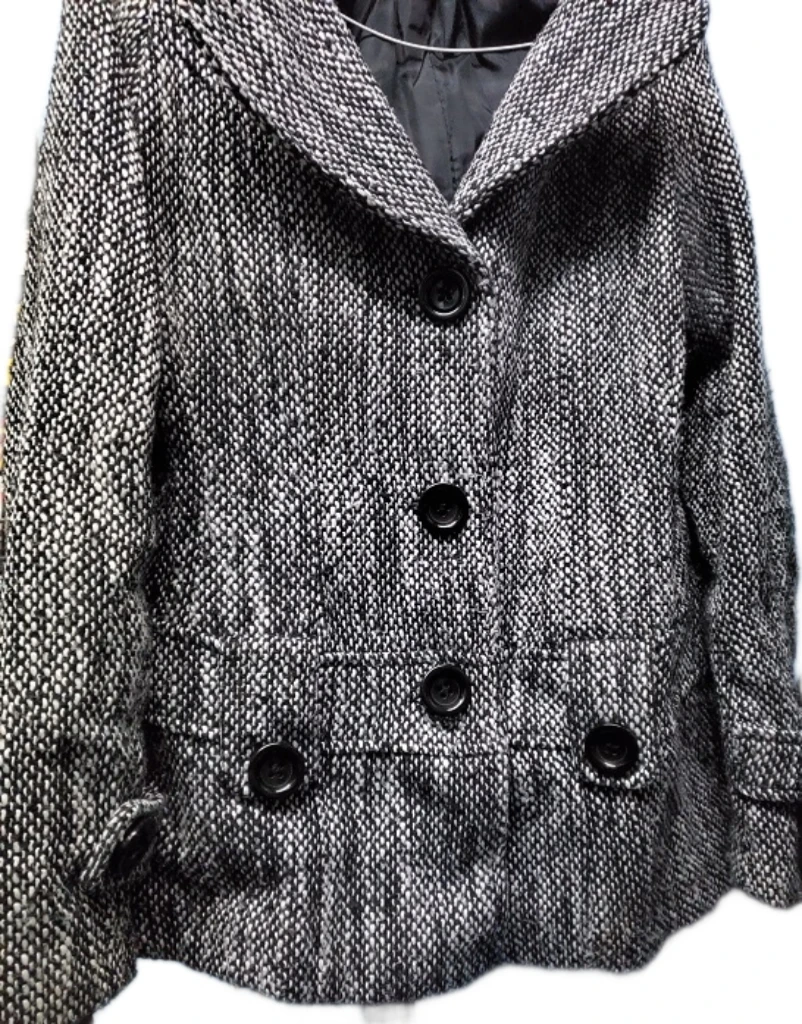 Short grey houndstooth peacoat