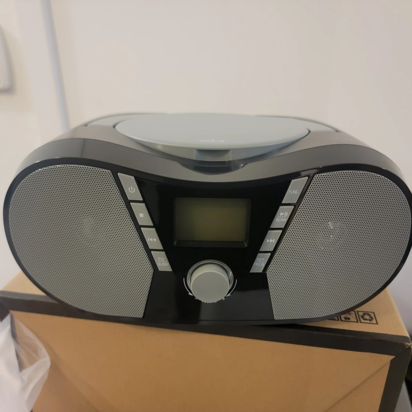 BNIB Portable CD Radio Player