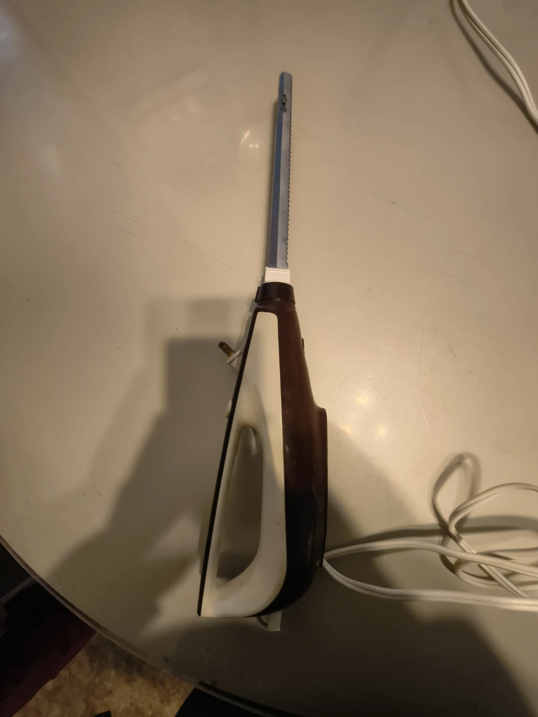 🥉  Electric Carving Knife