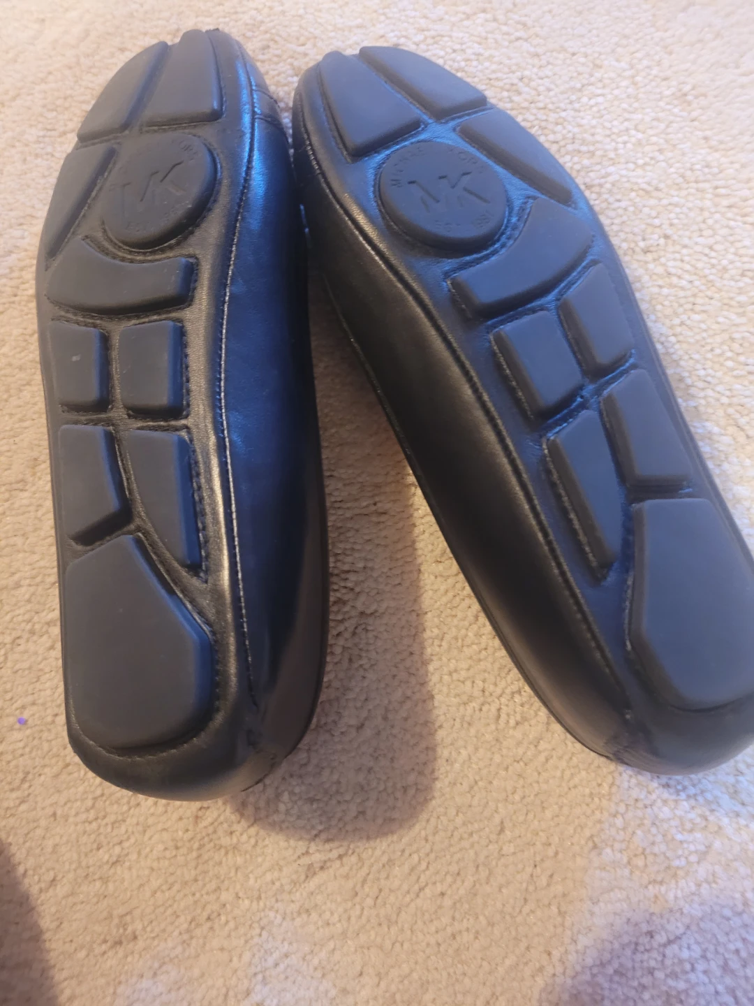 Michael Kors Black Leather Loafers Size 6.5 - photo 2