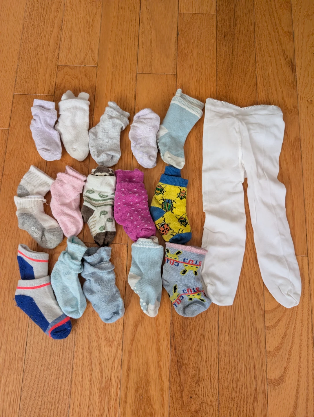 Assorted Baby Socks and Tights 6-18 months 🏆