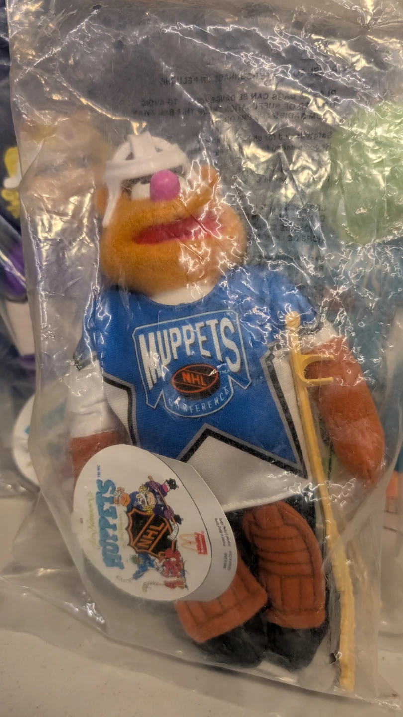 Muppets NHL Conference Plush Toys - photo 3
