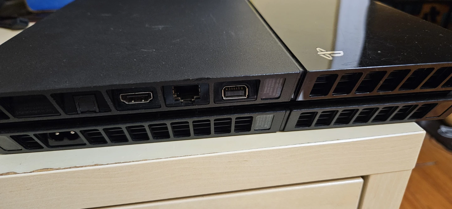 PS4 500GB with controller and headset - photo 2
