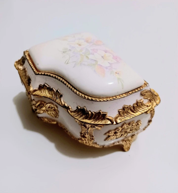 Rare Floral Enamel Sankyo Piano Jewelry Box