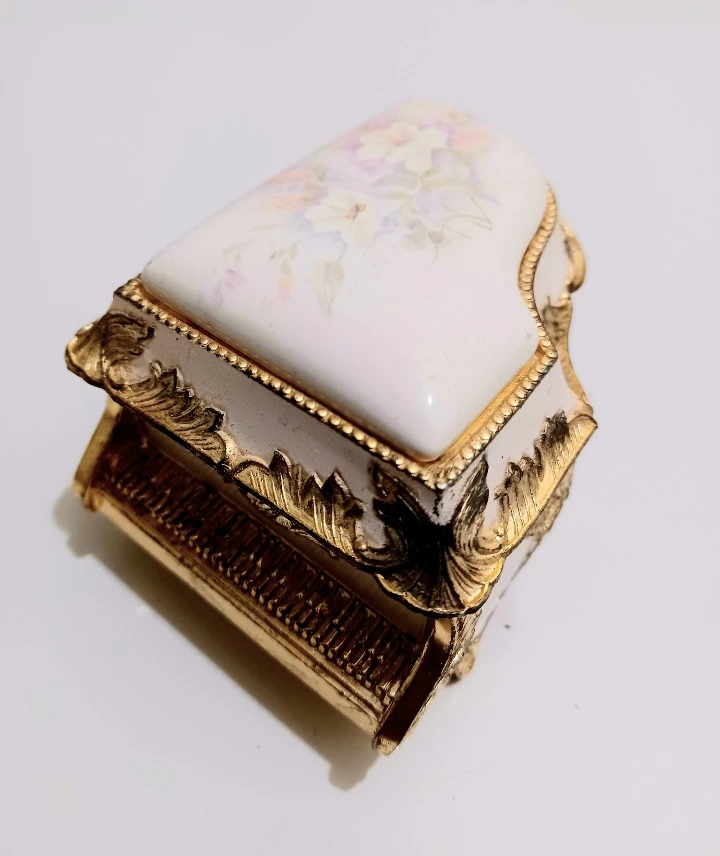 Rare Floral Enamel Sankyo Piano Jewelry Box - photo 3