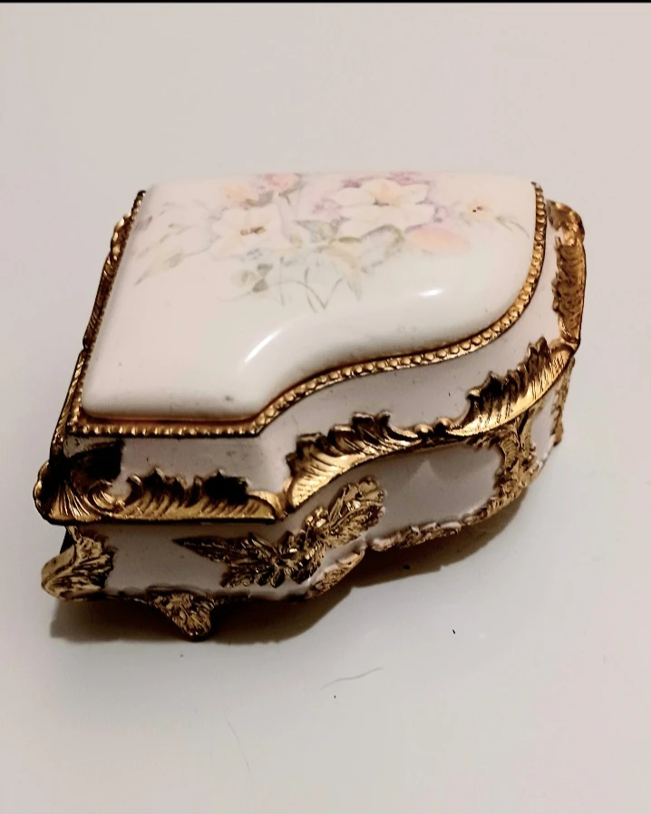 Rare Floral Enamel Sankyo Piano Jewelry Box - photo 4